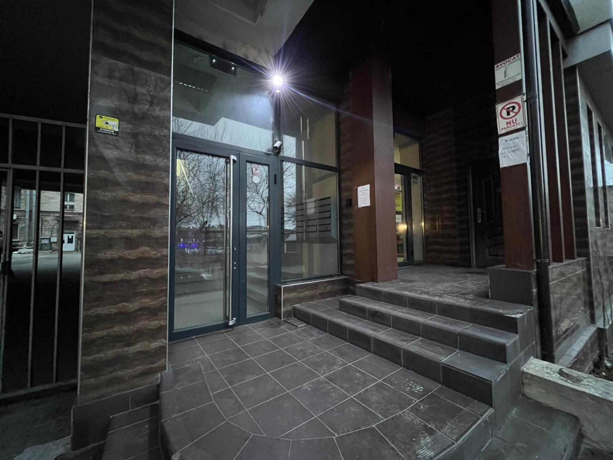 Center Apartment Кишинів Екстер'єр фото
